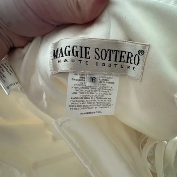 Maggie Sottero Lace Wedding Dress - Picture 5 of 16